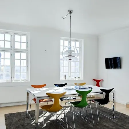 Penthouse Apartment *